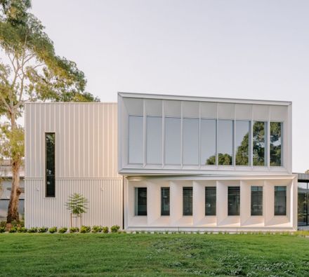 Coonawarra Willam Aquatic Centre - Ivanhoe Grammar School