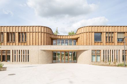 Hélène Carrère D'encausse School