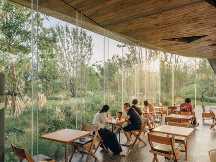 LuxeIsland Restaurant