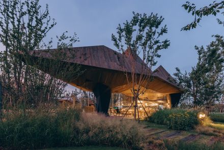 LuxeIsland Restaurant