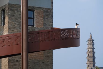 Yueyang Hualinggang Pier Tourist Center