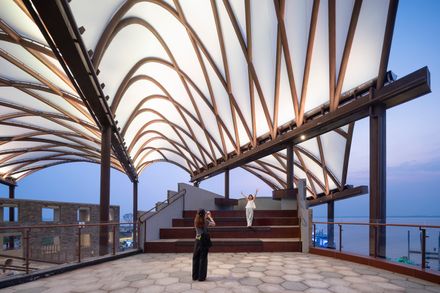 Yueyang Hualinggang Pier Tourist Center