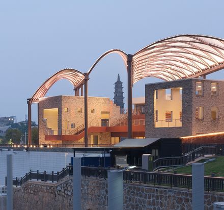 Yueyang Hualinggang Pier Tourist Center