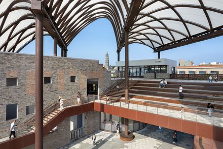 Yueyang Hualinggang Pier Tourist Center