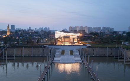 Yueyang Hualinggang Pier Tourist Center
