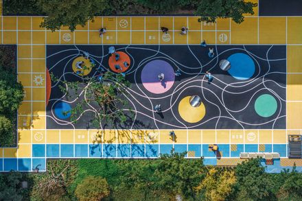 Flying Chess Kindergarten