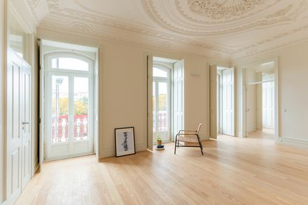 Montisnava Residential Building