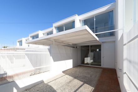 Complejo Habitacional Y Comercial Camellia