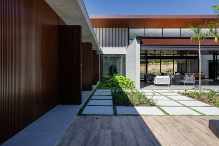 Vila Real Itu Residence