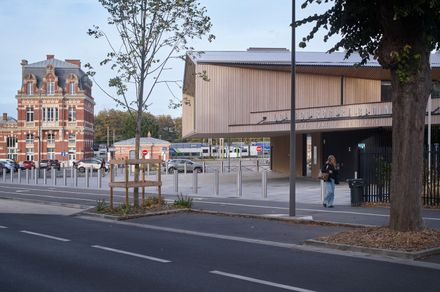 College Robert Badinter