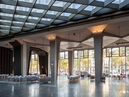 Grande Armée L1ve Office Building