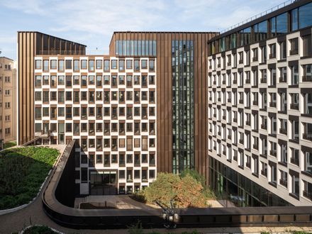 Grande Armée L1ve Office Building