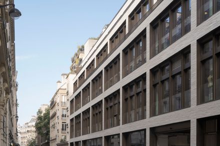 Grande Armée L1ve Office Building