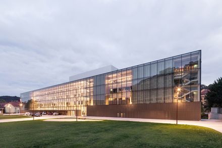 Center Rog – Renovation And Creative Center