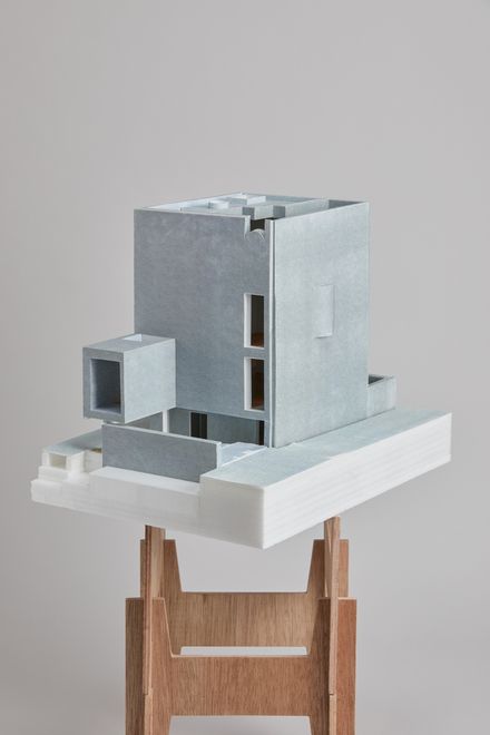 A Model Of Sporadic Thoughts