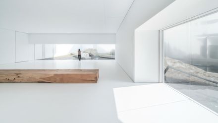 147 Work Station
