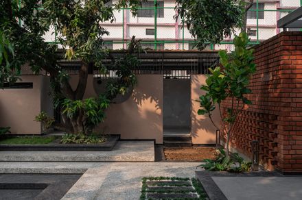 The Gorakhpur Farmhouse