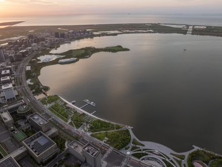 Pier One Dishui Lake