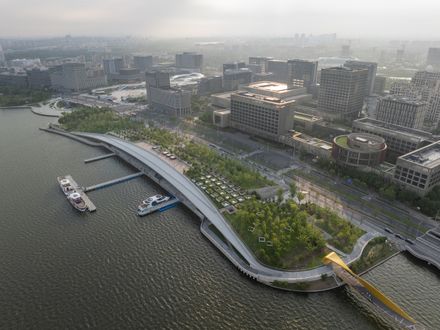 Pier One Dishui Lake
