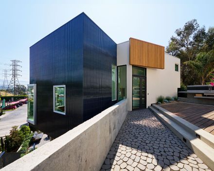 Ivan Hill Adu Residence