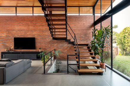 Gralhas House
