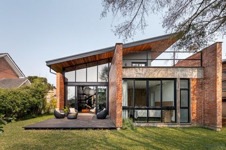 Gralhas House
