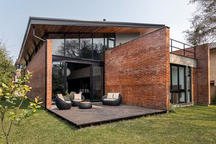 Gralhas House