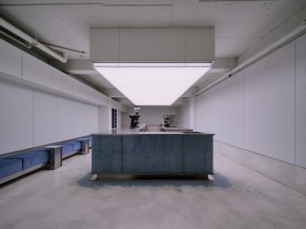 Demer Busan Station Store