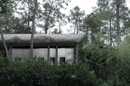 Public Restroom Of Nanjing Sifang Art Lake District