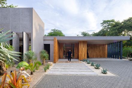 Six Courtyards House
