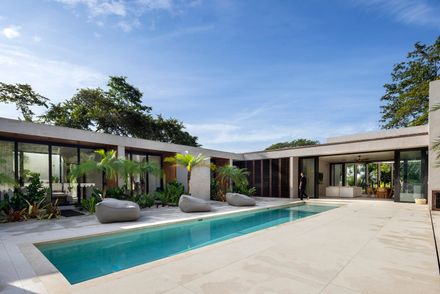 Six Courtyards House