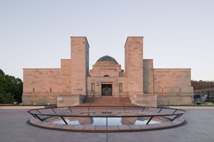 Australian War Memorial Southern Entrance And Parade Ground
