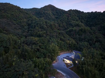 Su Dongpo’s Pleasures At Banhu Ridge