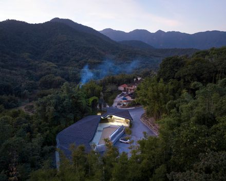 Su Dongpo’s Pleasures At Banhu Ridge