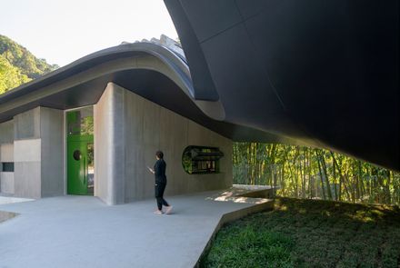 Su Dongpo’s Pleasures At Banhu Ridge