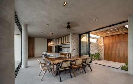 Tunich House