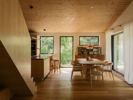 Residence On The Edge Of National Forest