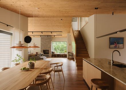 Residence On The Edge Of National Forest