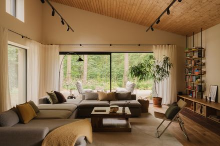 Residence On The Edge Of National Forest
