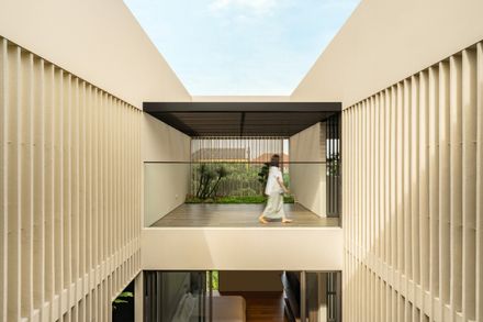 Syncube House