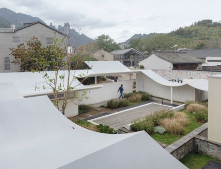 Qingyi Lodge