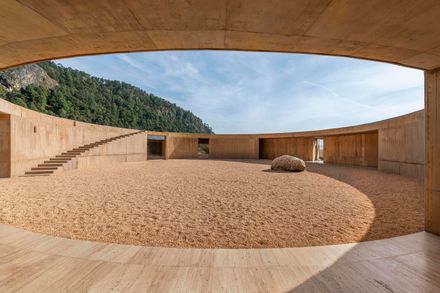 House 720 Degrees