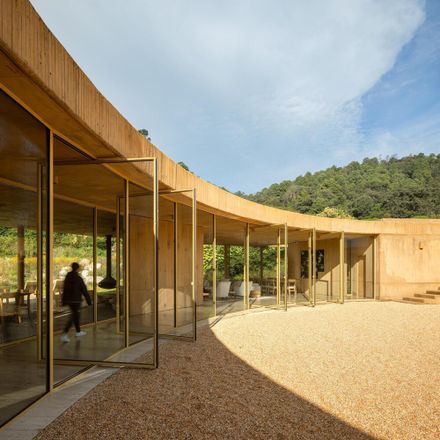 House 720 Degrees