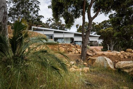 Rapid Close House
