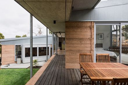Rapid Close House