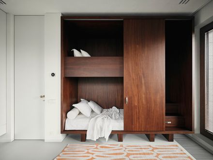 V8 Apartment