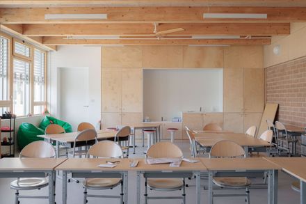 Dominique Frelaut School Group