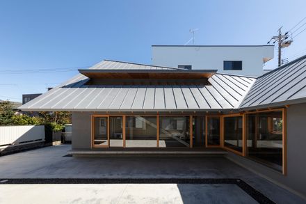 Folded Roof House