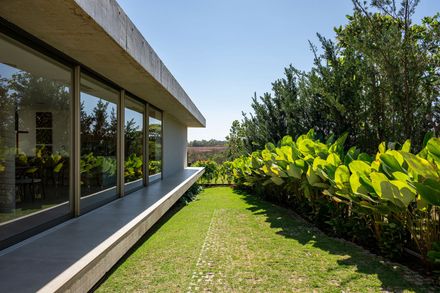 Swing House