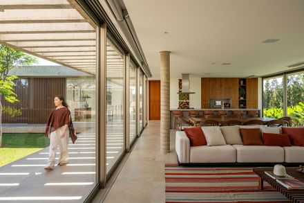 Swing House